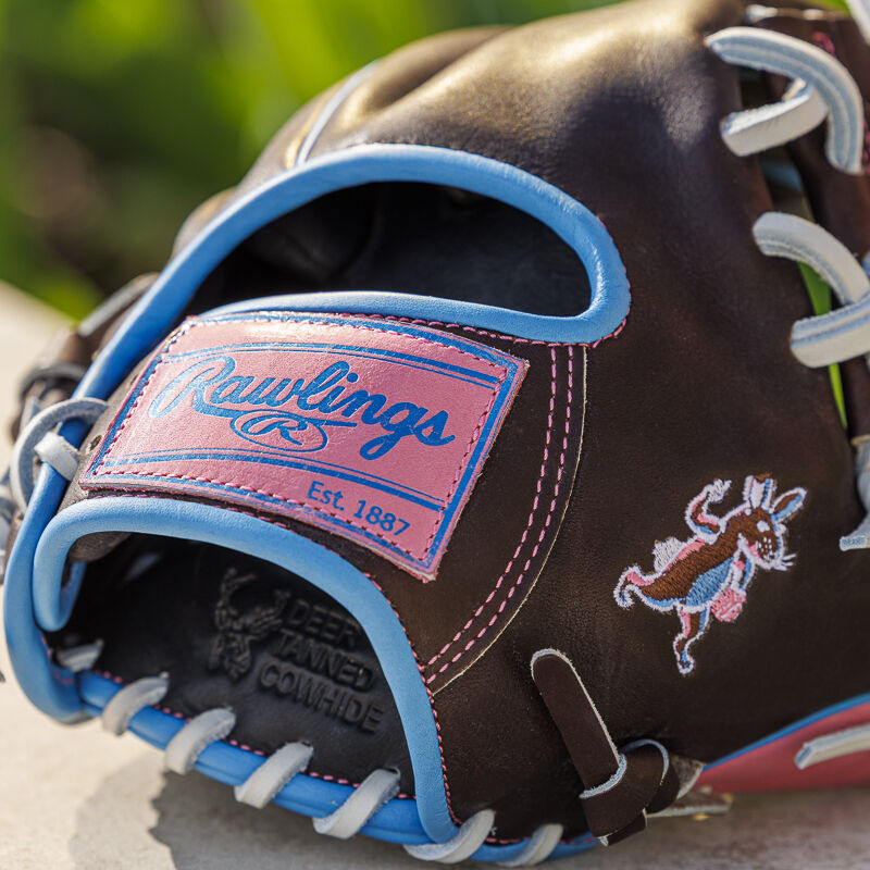 Exclusive Rabbit Heart of the Hide 11.75" Infield Glove, Right Hand Throw loading=