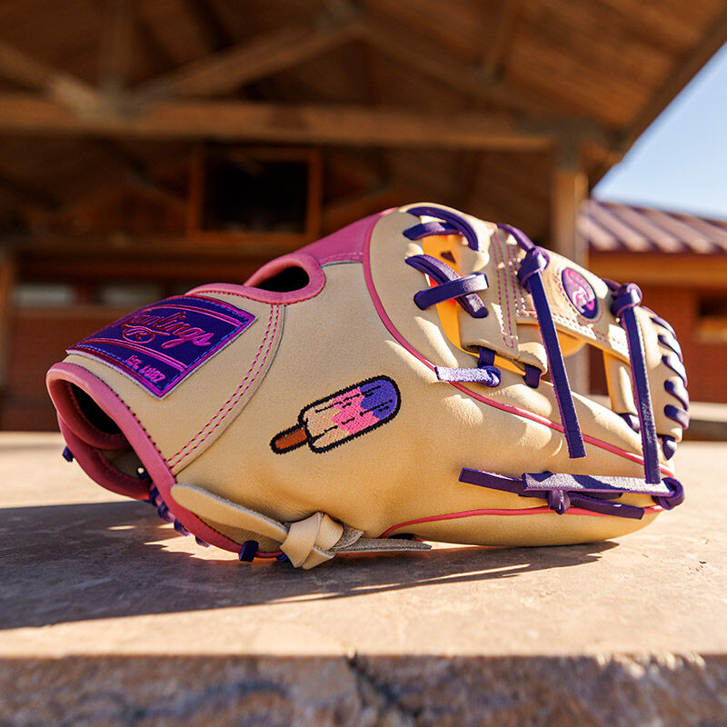 Rawlings Heart of the Hide Fro-Glo Limited Edition Glove loading=