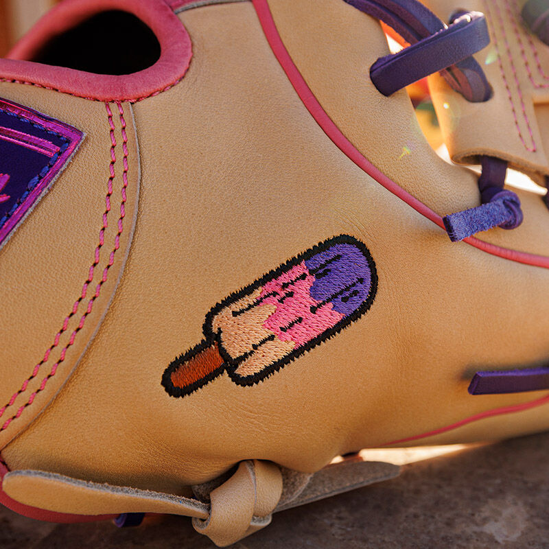 Rawlings Heart of the Hide Fro-Glo Limited Edition Glove loading=