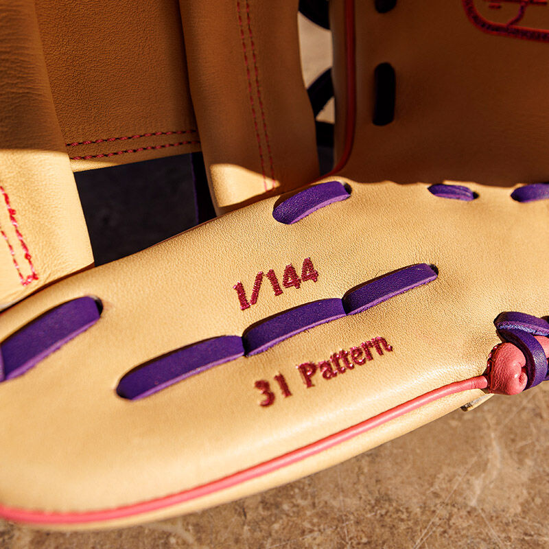 Rawlings Heart of the Hide Fro-Glo Limited Edition Glove loading=