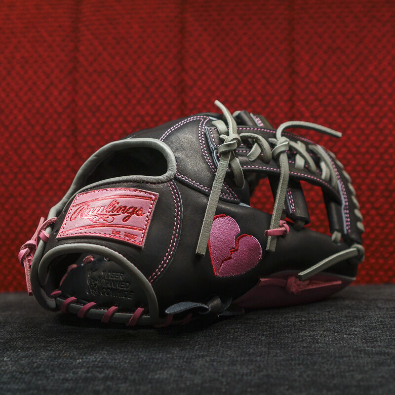 Rawlings Heart of the Hide Broken Heart 11.5-Inch Glove loading=